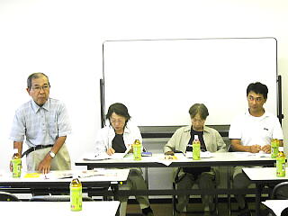 永田代表と３名の報告者の写真：クリックすると大きくなります