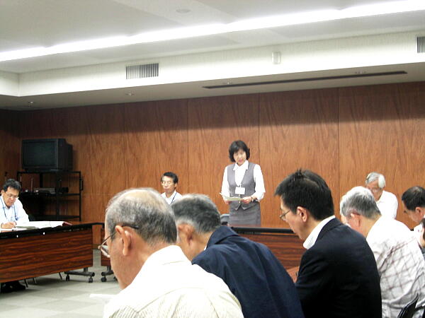 �s�앟�������̎ʐ^�F�N���b�N����ƑO�ɖ߂�܂�