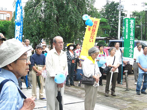 ��W��̎ʐ^�F�N���b�N����ƑO�ɖ߂�܂�