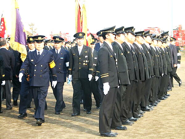 ���񂵂Ă���ʐ^�F�N���b�N����ƑO�ɖ߂�܂�