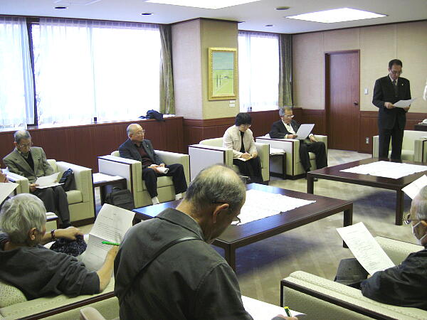 �Q���҂̊F����̎ʐ^�F�N���b�N����ƑO�ɖ߂�܂�