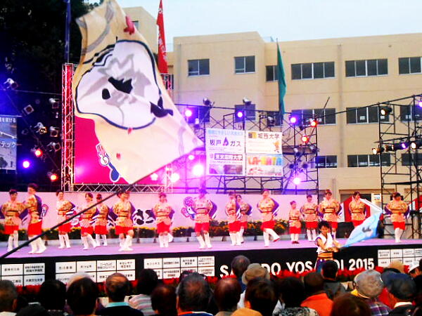 �X�e�[�W�ŗx���Ă���ʐ^�F�N���b�N����ƑO�ɖ߂�܂�