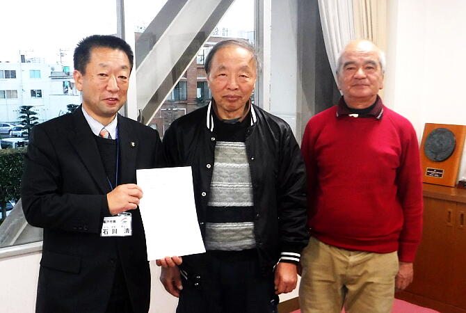 石川市長と西村さんと石川さんの写真：クリックすると前に戻ります